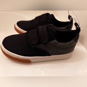 NWT Old Navy Toddler Sneaker Shoes size 8
